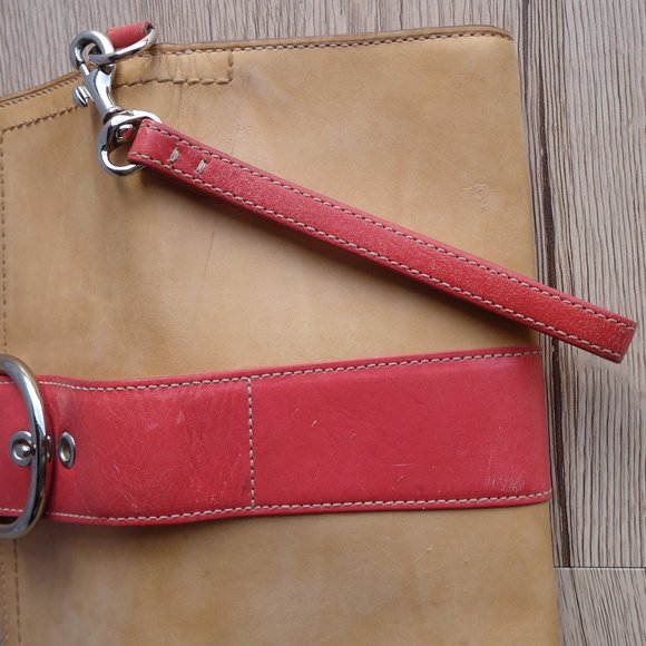 Coach Vachetta leather buckle wristlet wallet. - Picture 10 of 16